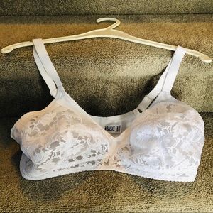 ⭐️White Lace Bra ~ Size 42D Plus Size🌷